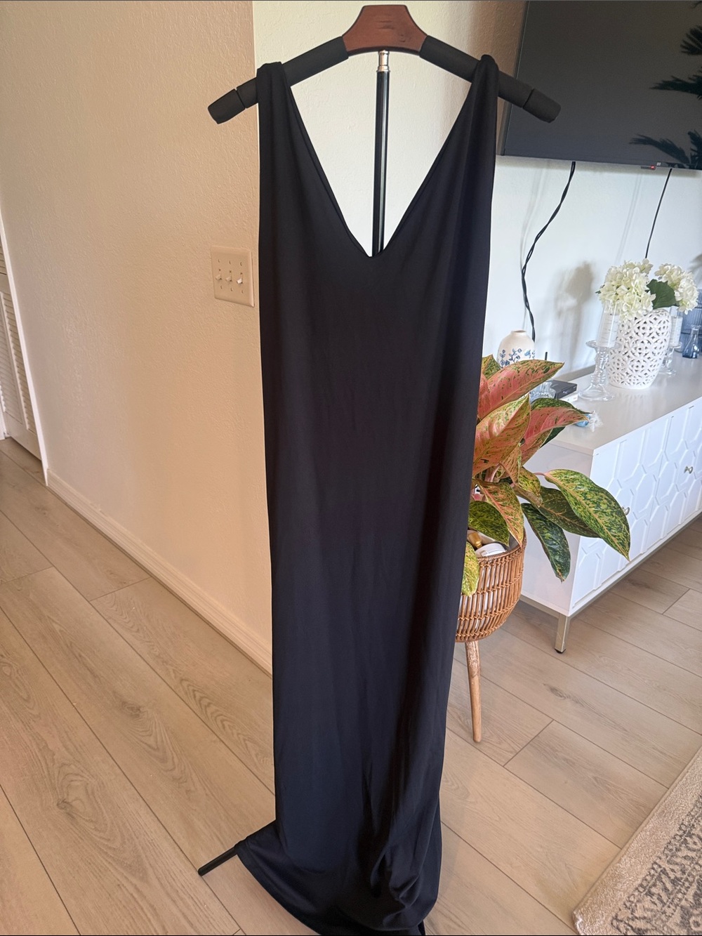 PrettyLittleThing Black V-Neck Maxi Slip Dress